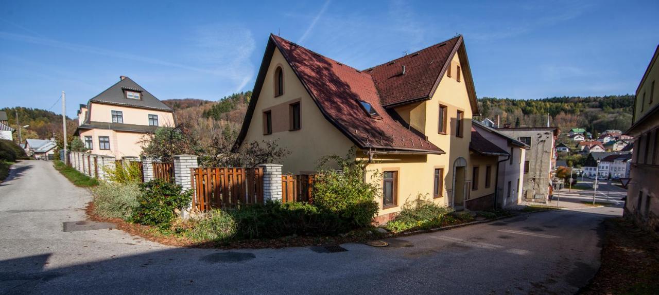 Vegzion - Vegan B&B Svoboda nad Úpou Екстериор снимка